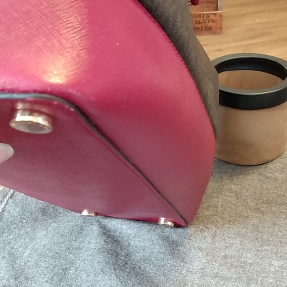 Michael Kors Savannah Large Satchel - Picture 6 of 16